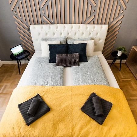 Deluxe Quentin Home Next To The Fashion Street Budapest Exterior foto