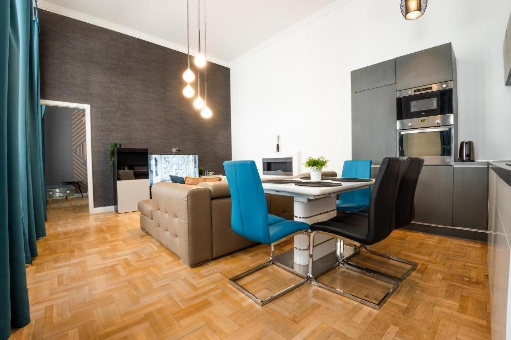 Deluxe Quentin Home Next To The Fashion Street Budapest Exterior foto